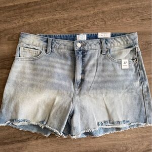 Time and Tru Light Wash Frayed Denim Shorts • Size [Add Size] • New w/ Tags